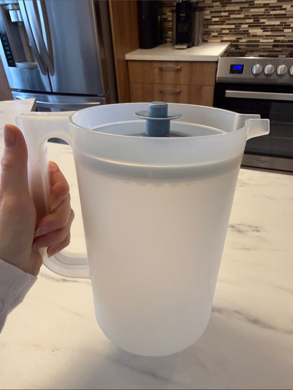 Tupperware Frosted 2 Quart Pitcher with Light Blue Pour-Stop Lid
